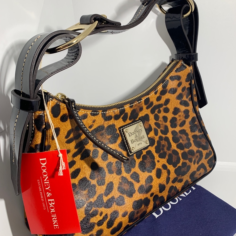 Dooney & Bourke Medium Hobo In Leopard LP402